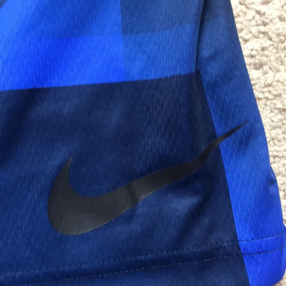 Blue Nike Shorts with pattern - Picture 2 of 3